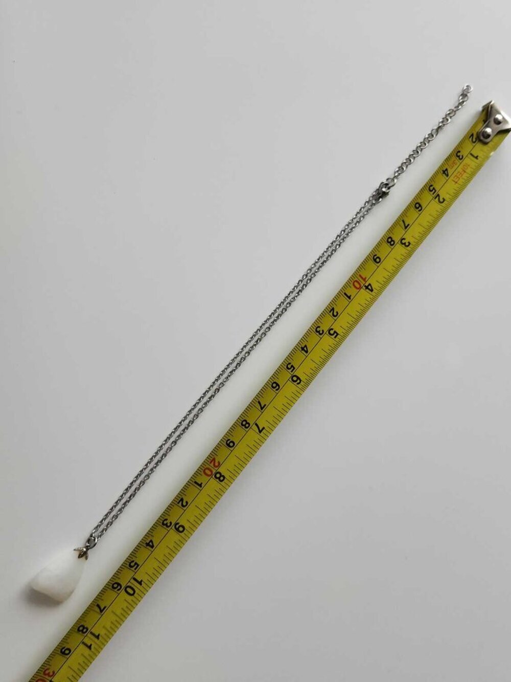 White natural stone necklace with a small silver chain - Picture 8 of 12